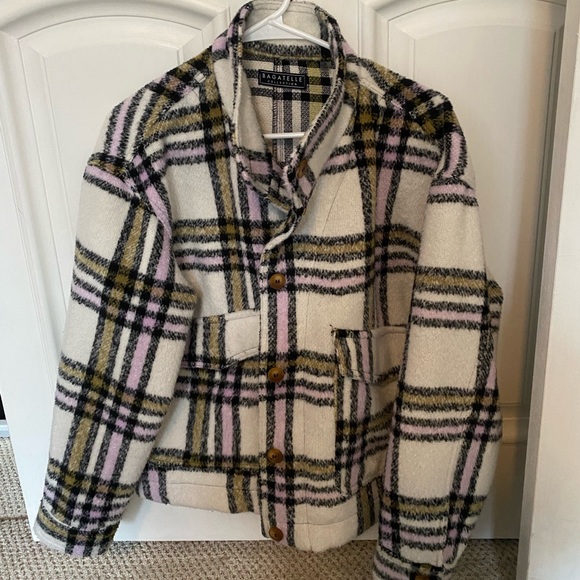 Shacket - Picture 1 of 4